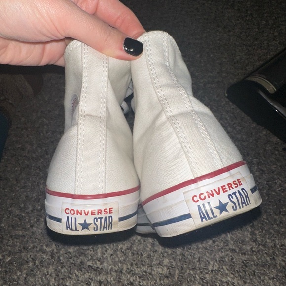 Lightly worn white converse high tops - Picture 4 of 7